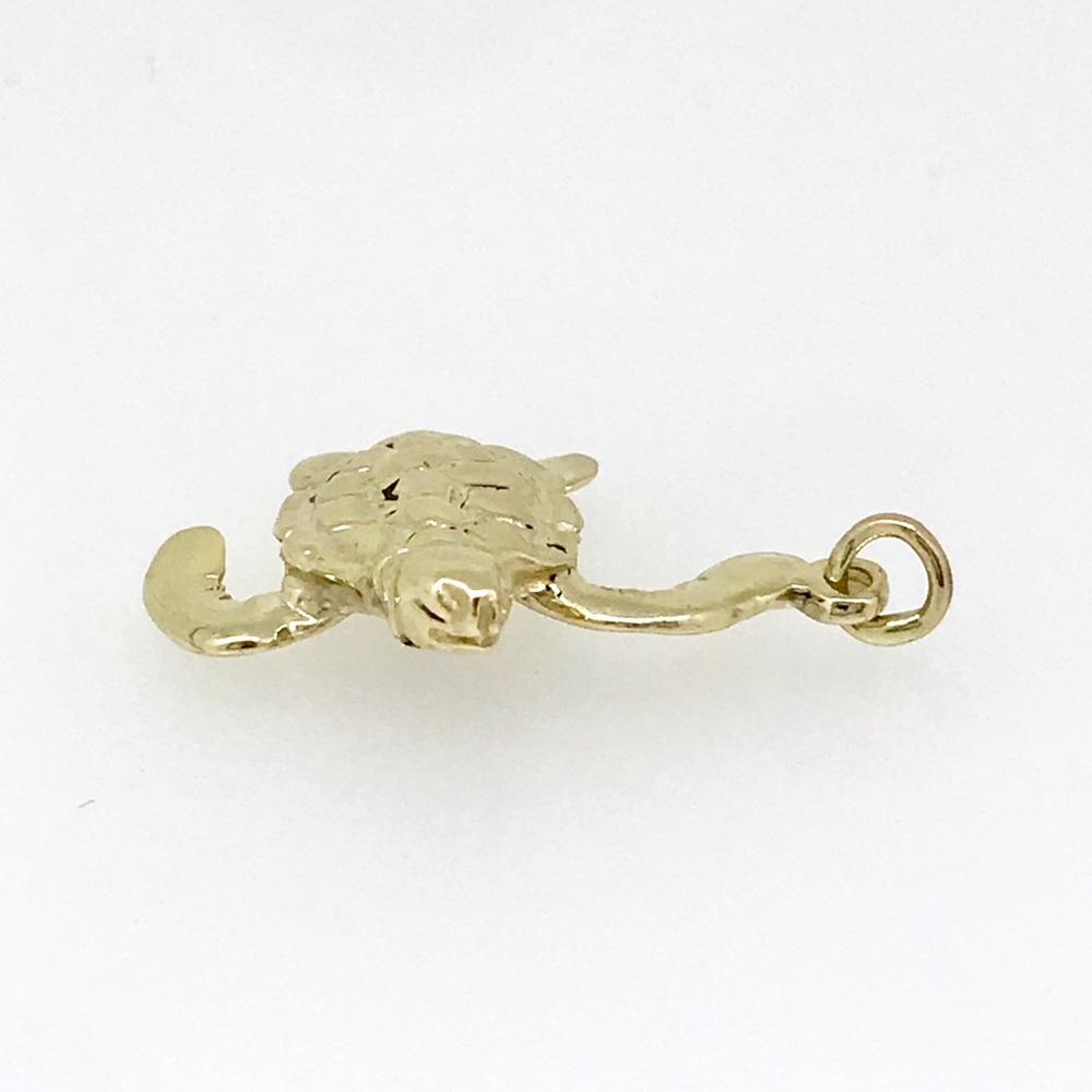 NWT 14 kt yellow solid gold sea turtle pendant - Picture 7 of 8
